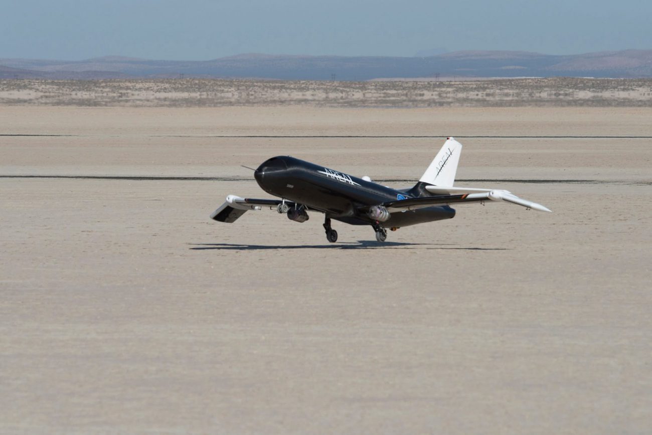 NASA и Boeing совместно разрабатывают самолет со складным крылом