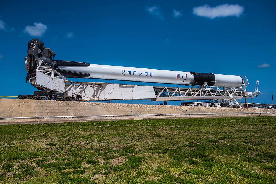 SpaceX собирается в очередной раз сотворить историю