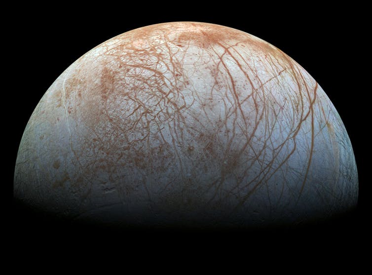 Шансы найти жизнь на спутнике Юпитера возросли
