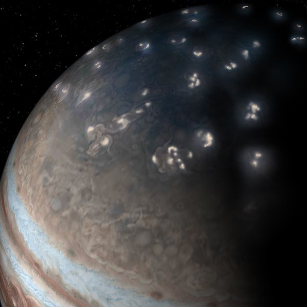 Лучшие космофото недели: молнии Юпитера и другое