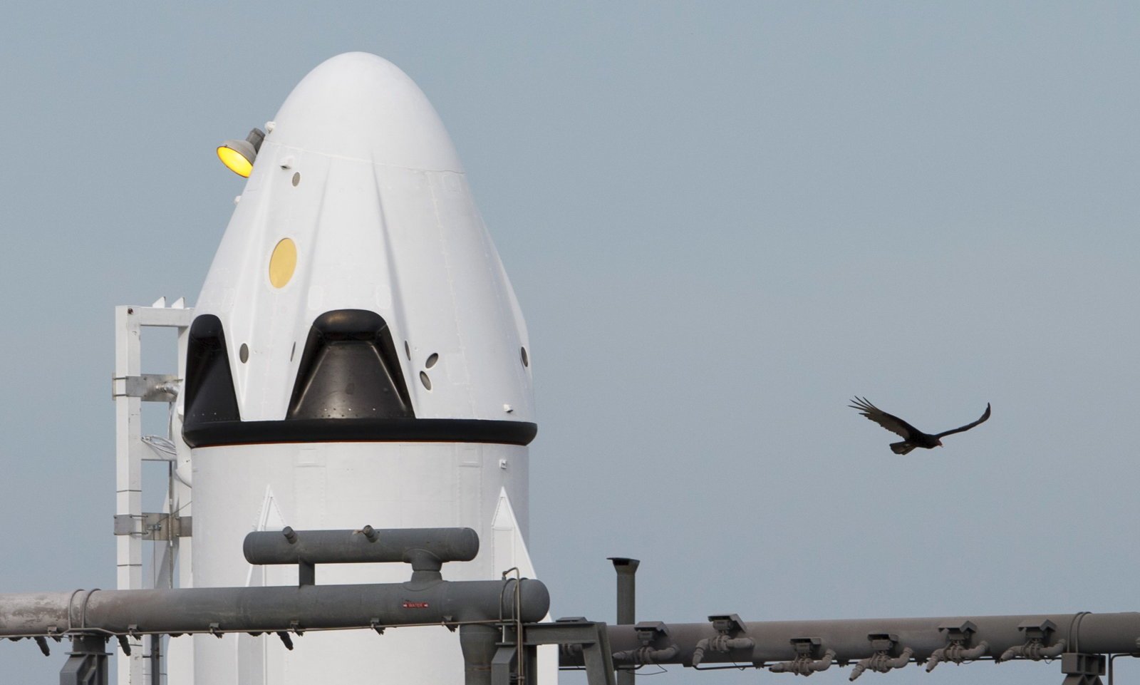 SpaceX становится на шаг ближе к началу своих пилотируемых космических запусков