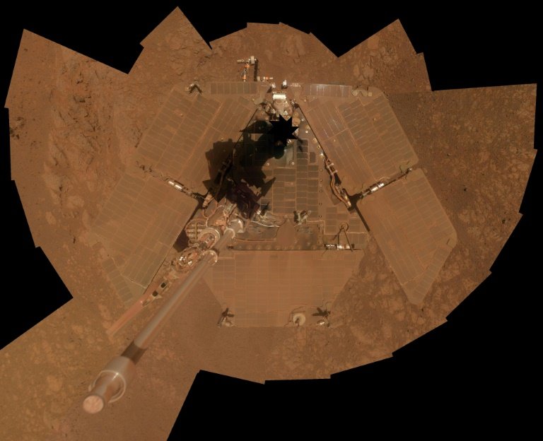 Крупнейшая пылевая буря на Марсе закончилась. Выйдет ли «Оппортьюнити» на связь?