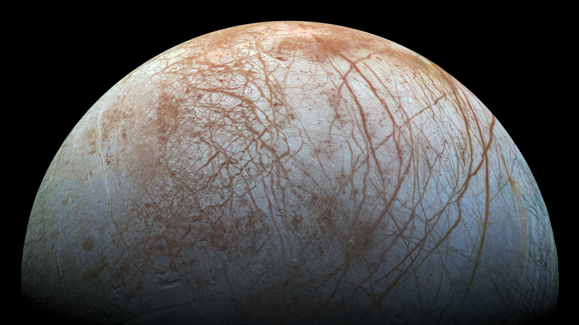 Ледяной спутник Юпитера покрыт острыми 15-метровыми шипами
