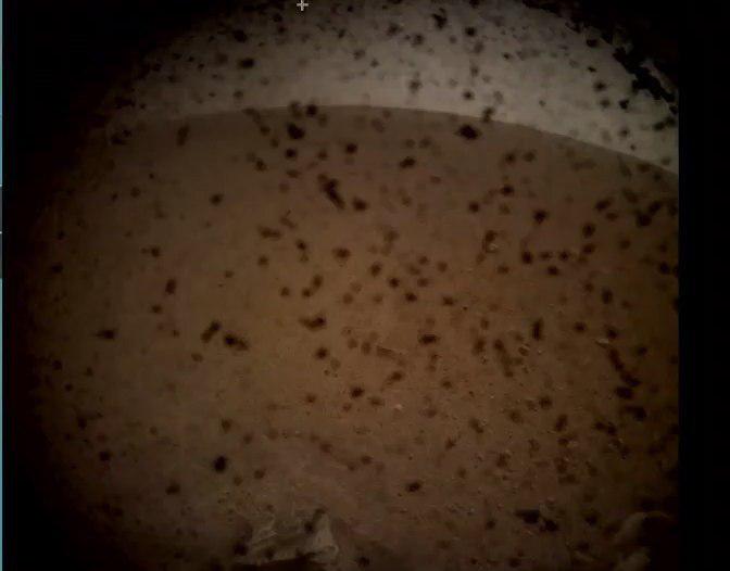 #фото | Зонд InSight успешно сел на поверхность Марса