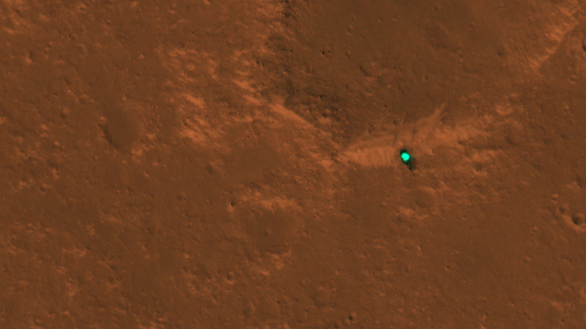 Марсианский аппарат InSight попал на первые снимки из космоса