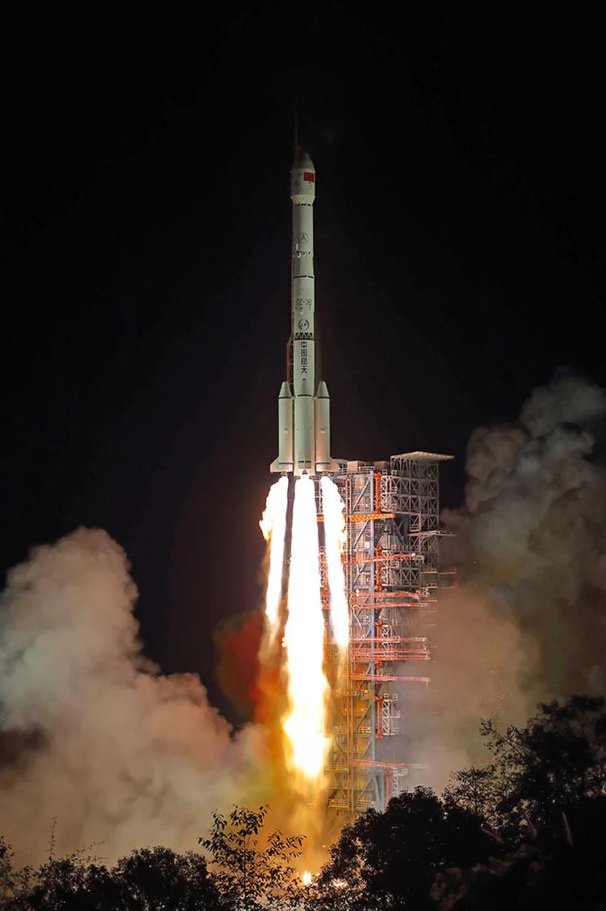 Китай отправил луноход на обратную сторону Луны