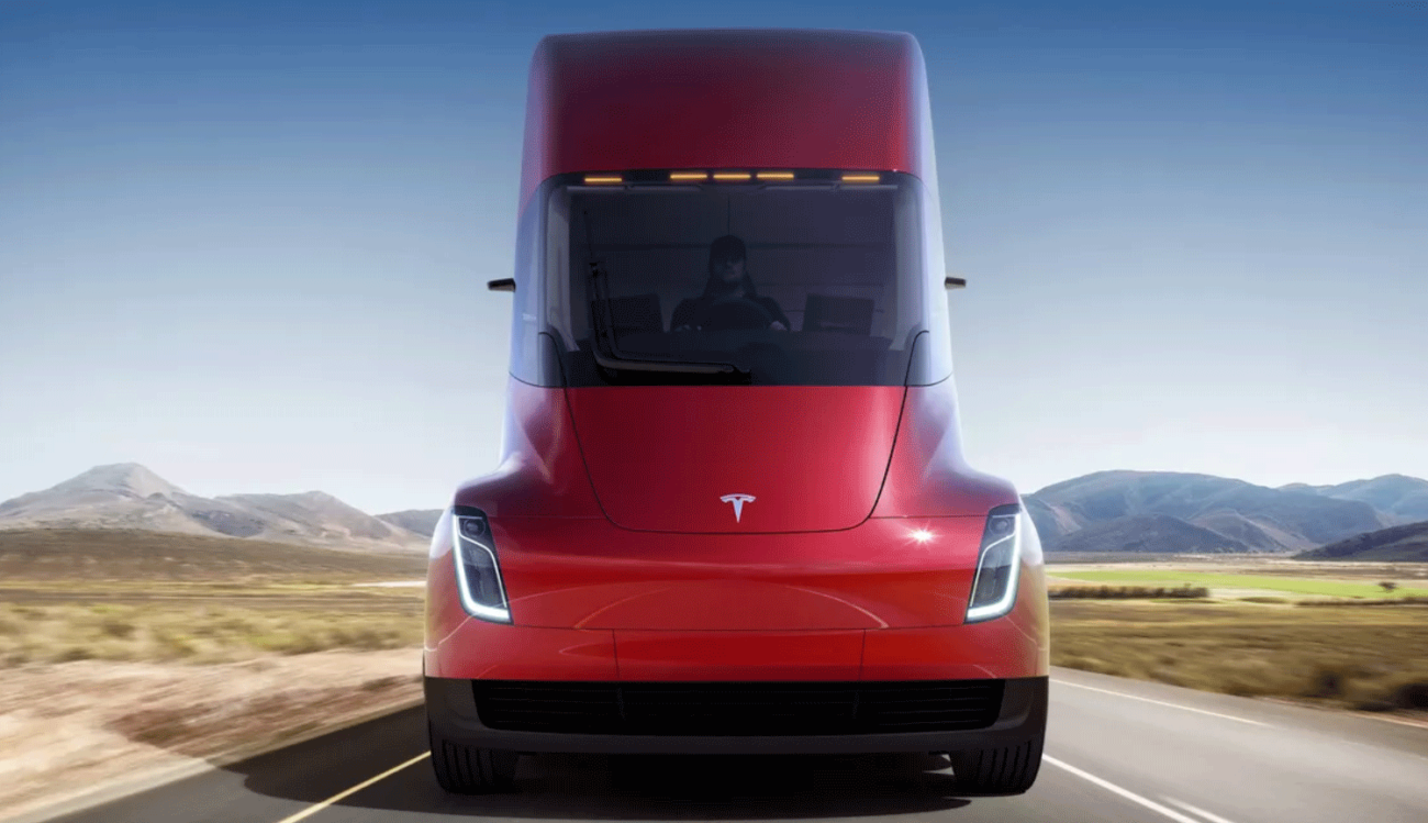 На дорогах США была замечена новая версия грузовика Tesla Semi