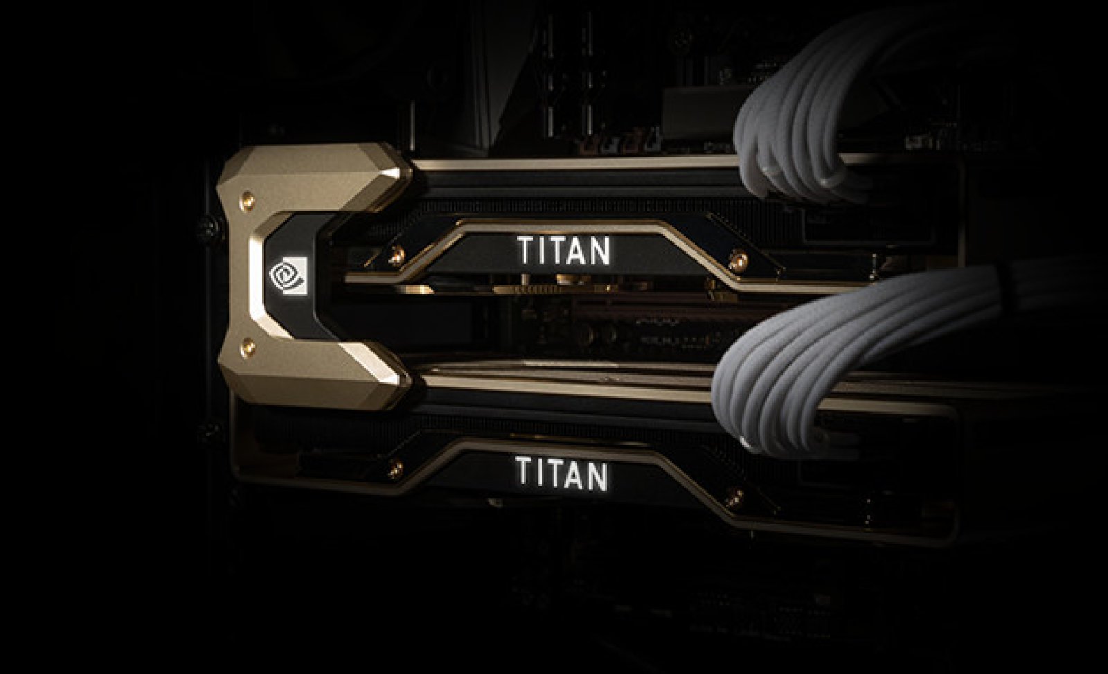 NVIDIA представила флагманскую видеокарту Titan RTX