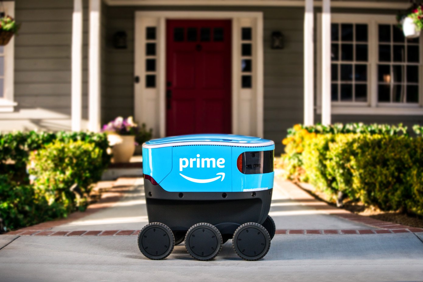 Amazon начала полевые испытания своих роботов-доставщиков Scout