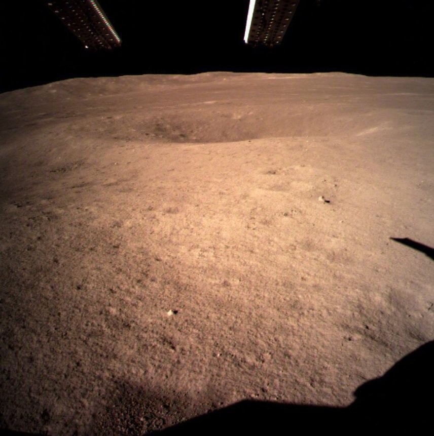 #фотодня | Китайский аппарат «Чанъэ-4» мягко сел на обратной стороне Луны